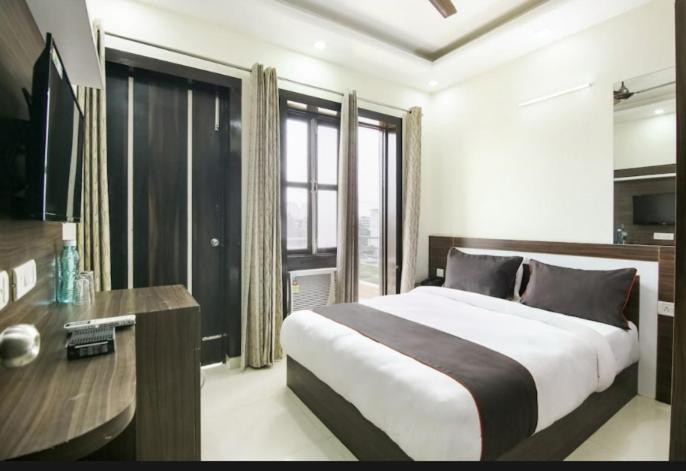 Rbm Residency Hotel Gurgaon Esterno foto