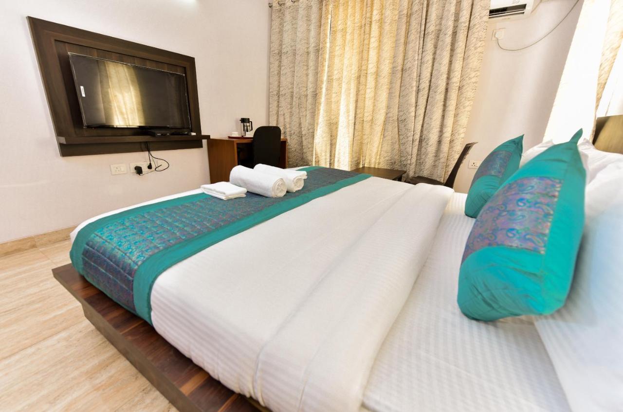 Rbm Residency Hotel Gurgaon Esterno foto