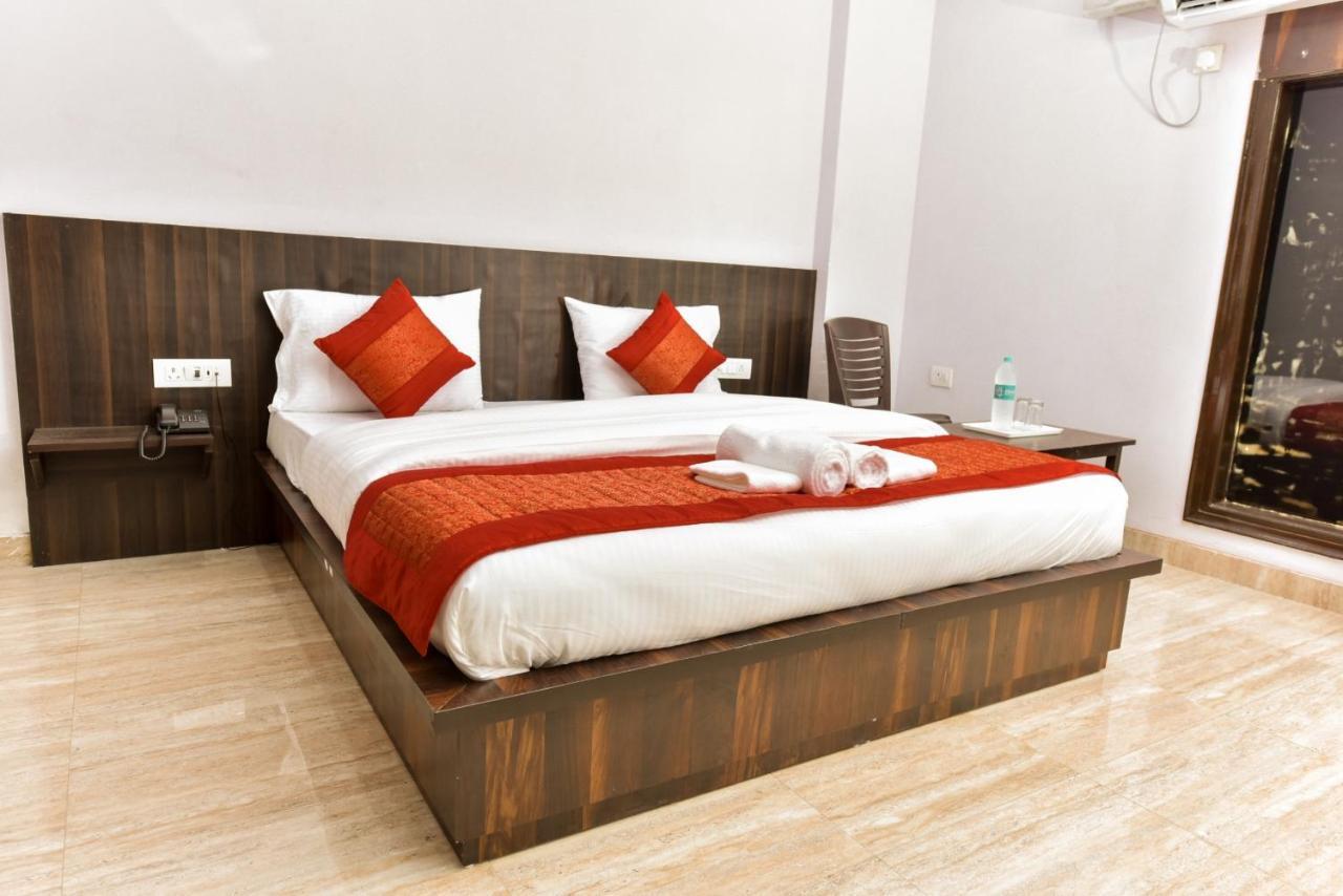 Rbm Residency Hotel Gurgaon Esterno foto