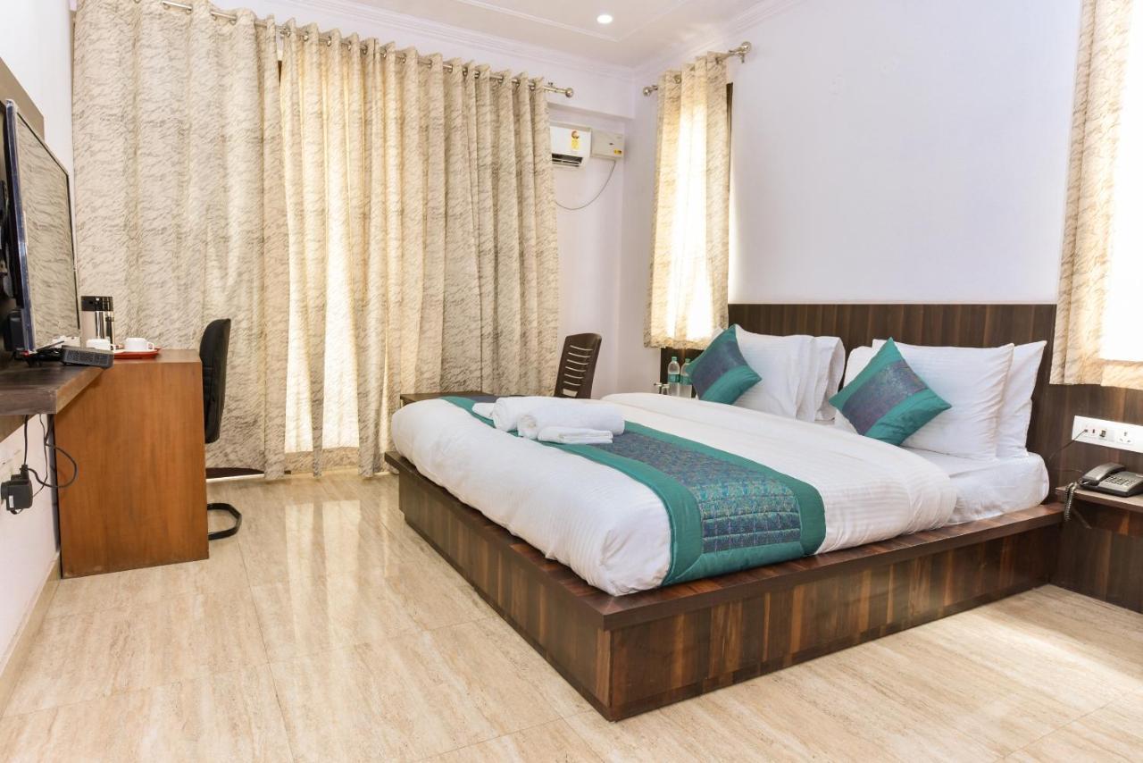 Rbm Residency Hotel Gurgaon Esterno foto