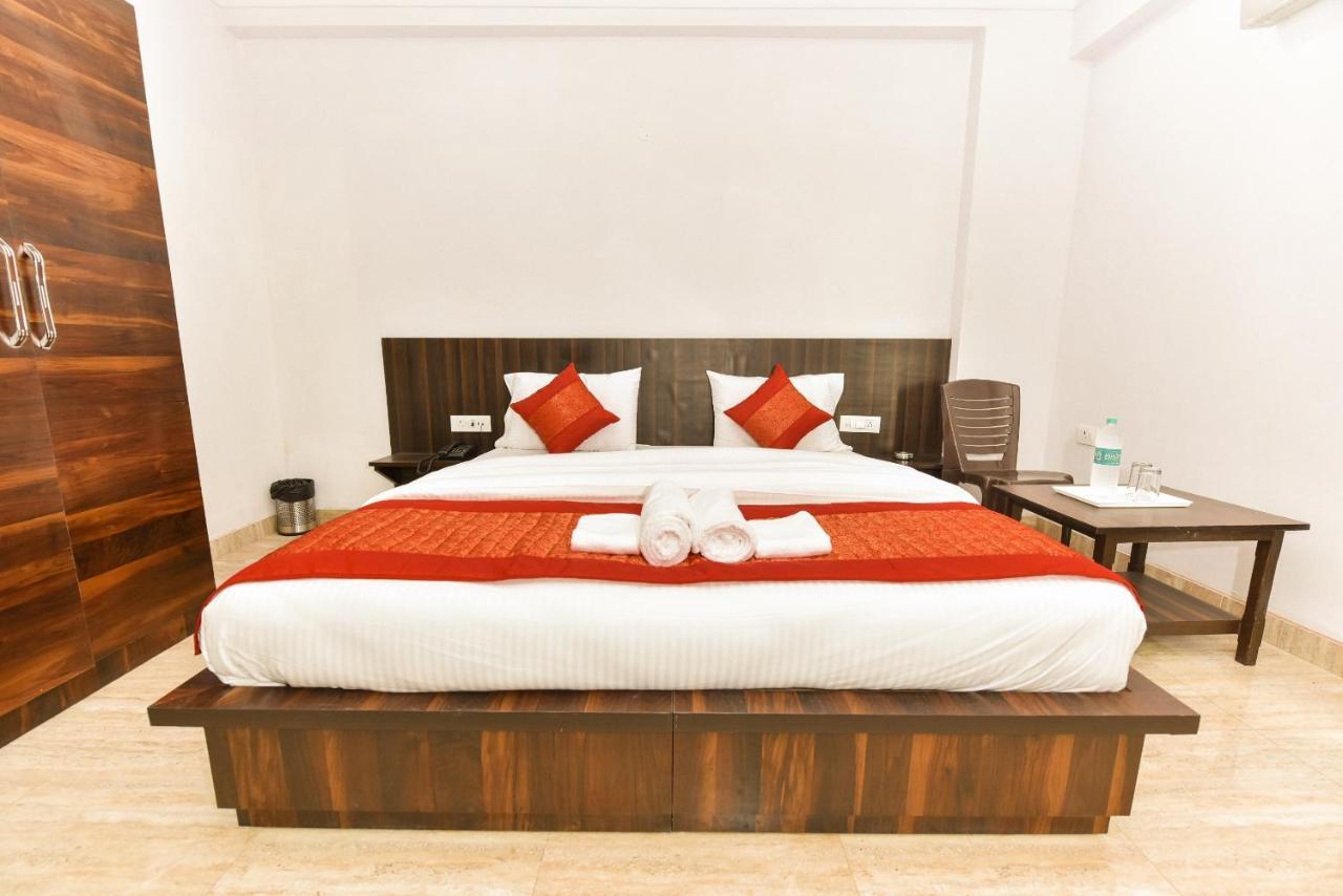 Rbm Residency Hotel Gurgaon Esterno foto